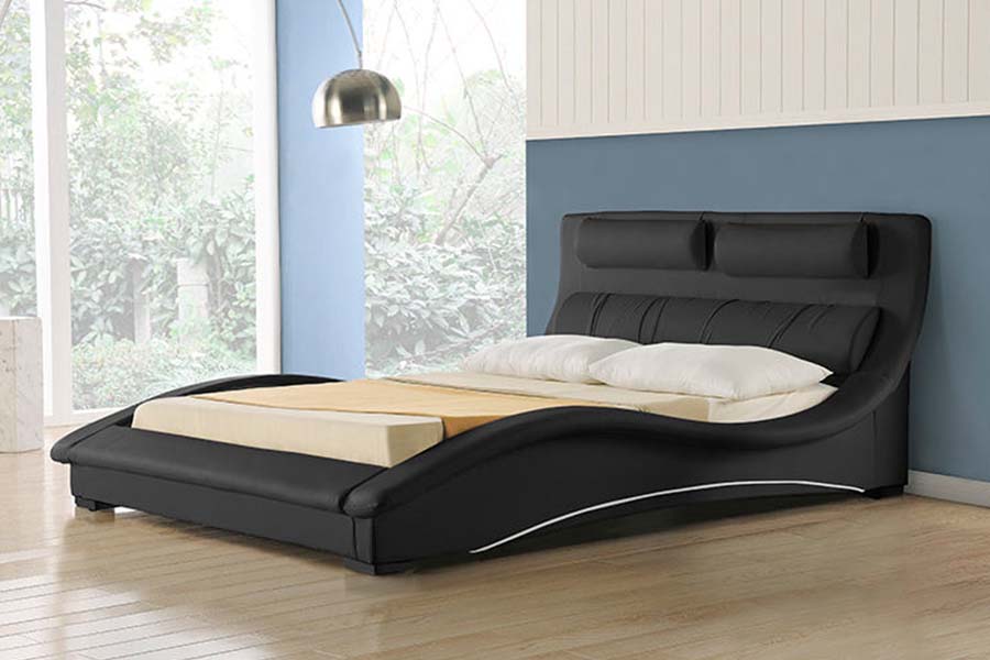 1840 Pat tapitat din piele cu design curbat clasic